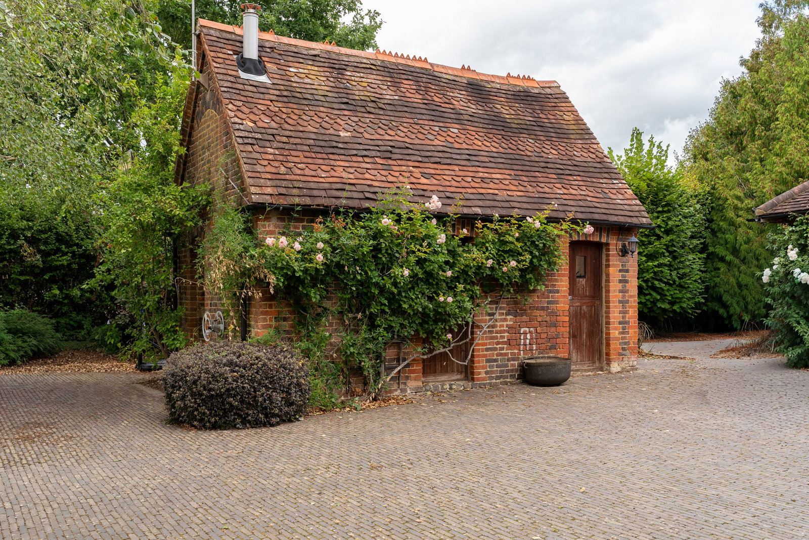Detached House for sale in Lingfield, Crowhurst Lane, Crowhurst