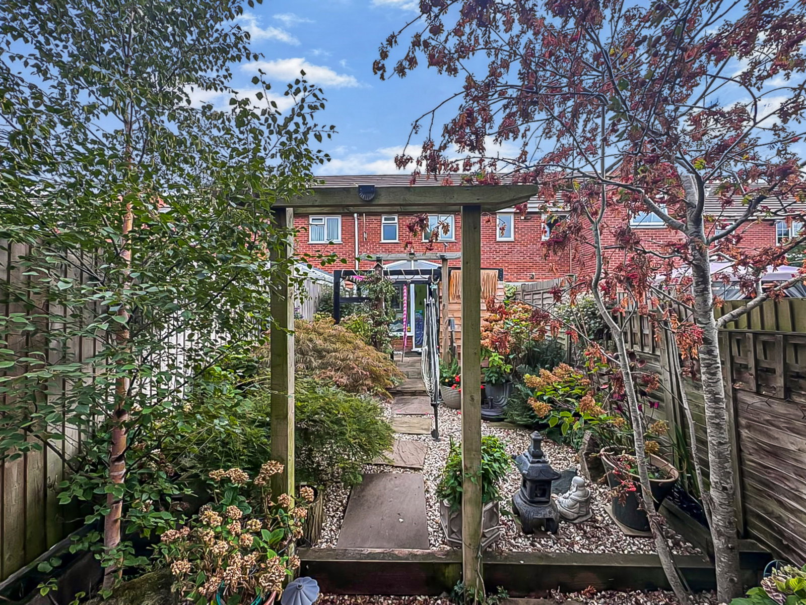 Terraced House for sale in Gloucester, Foxglove Close, Abbeymead, Gloucester, GL4 4DX