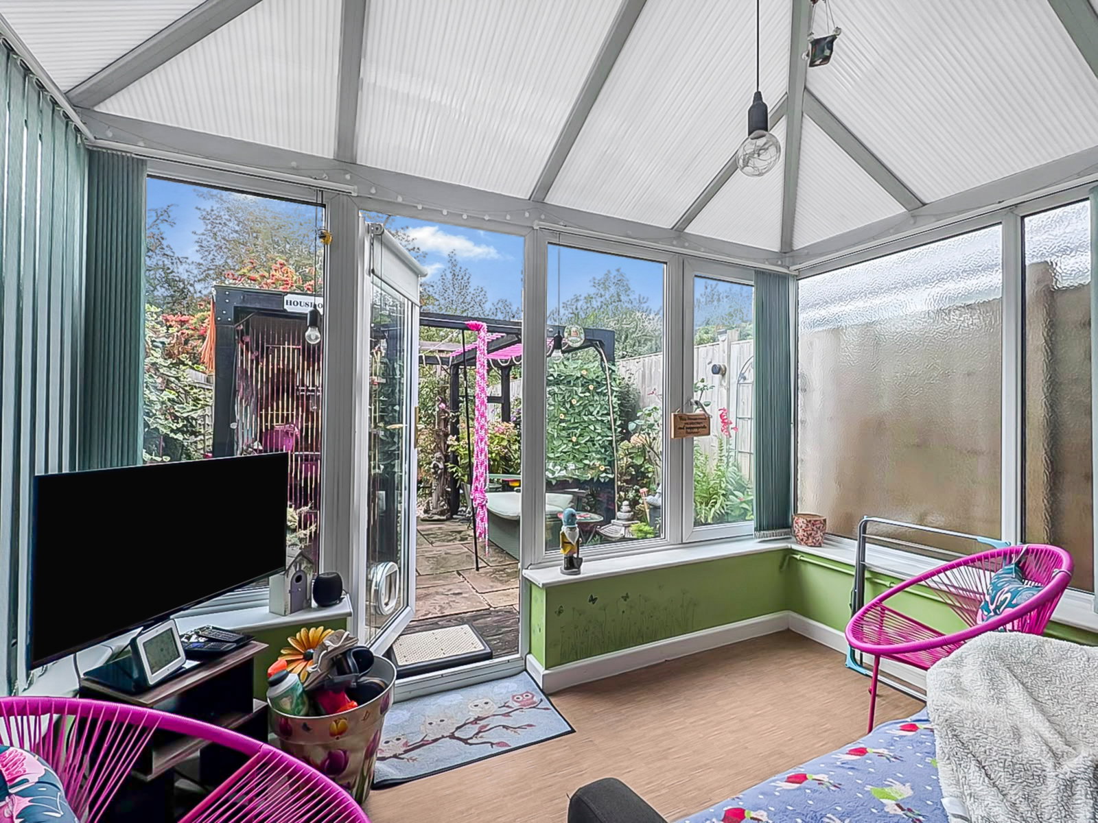 Terraced House for sale in Gloucester, Foxglove Close, Abbeymead, Gloucester, GL4 4DX