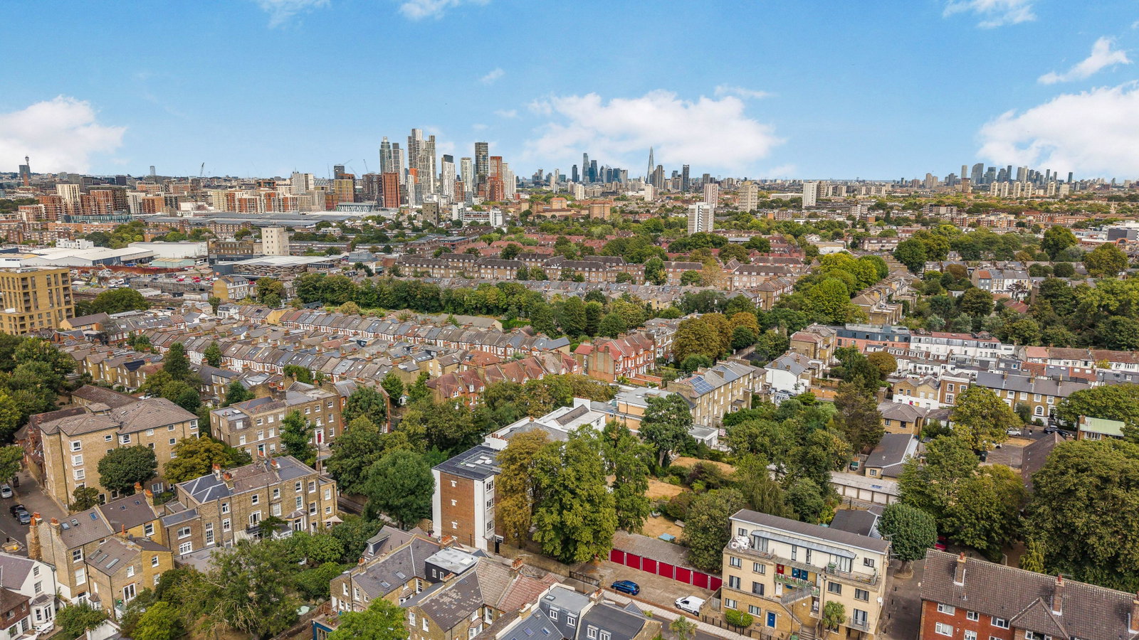 Flat for sale in London, Larkhall Rise, Clapham Old Town SW4 6HR, 515 m²