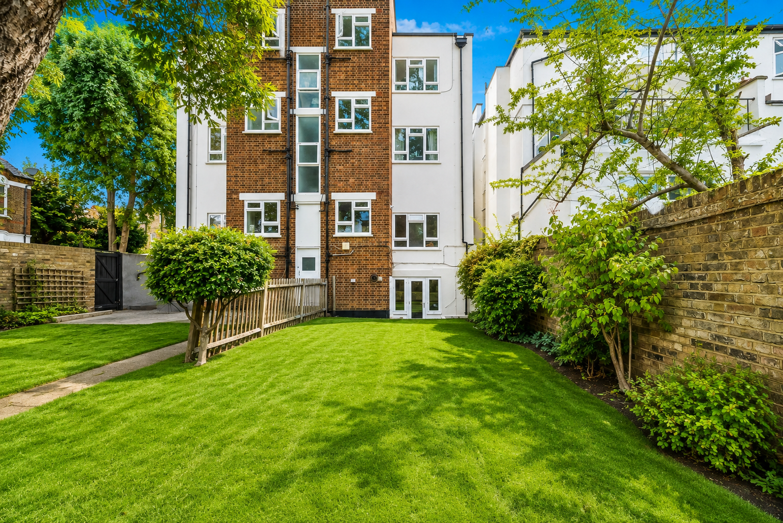 Flat for sale in London, Larkhall Rise, Clapham Old Town SW4 6HR, 515 m²