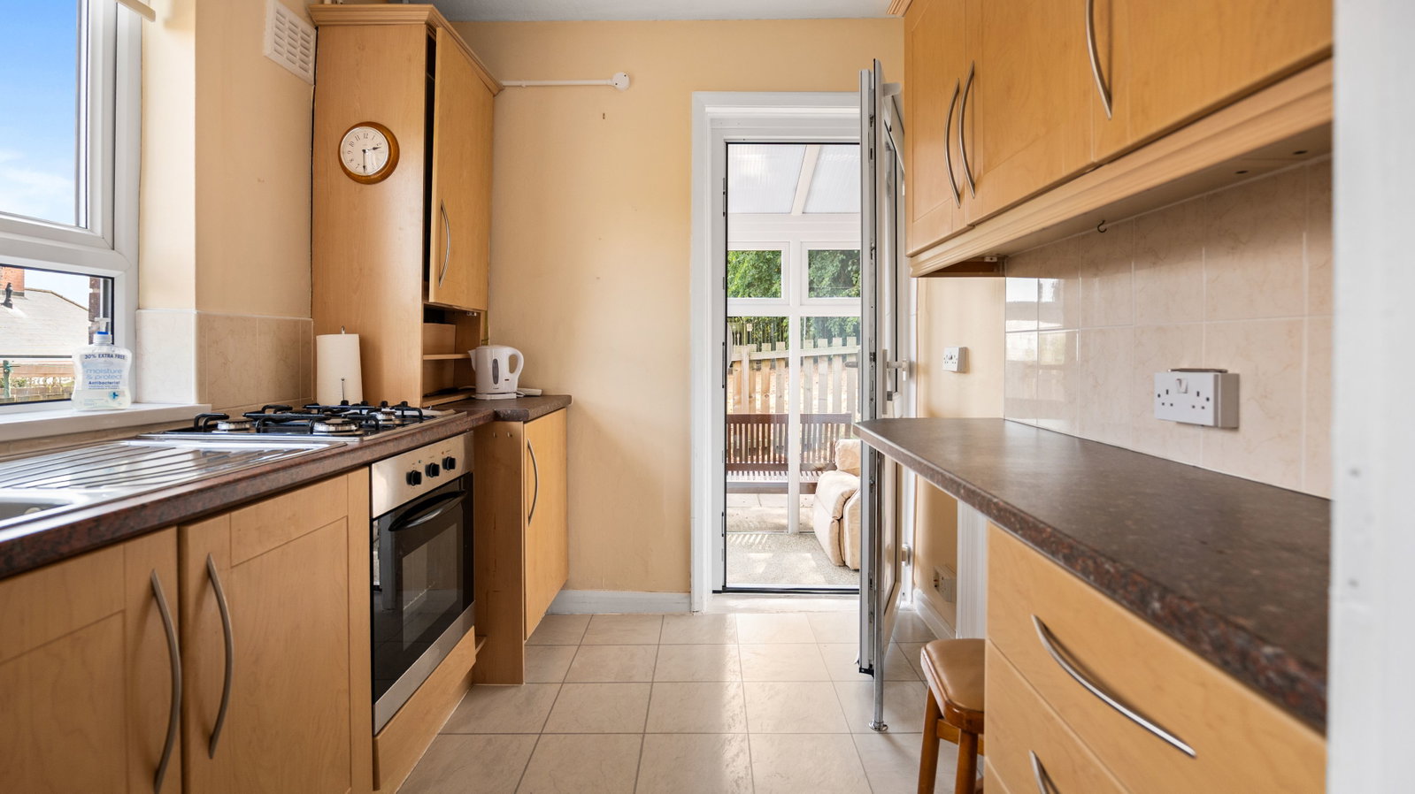 Semi Detached Bungalow for sale in Sheffield, Crag View Crescent, Oughtibridge, S35 0GD, 443 m²