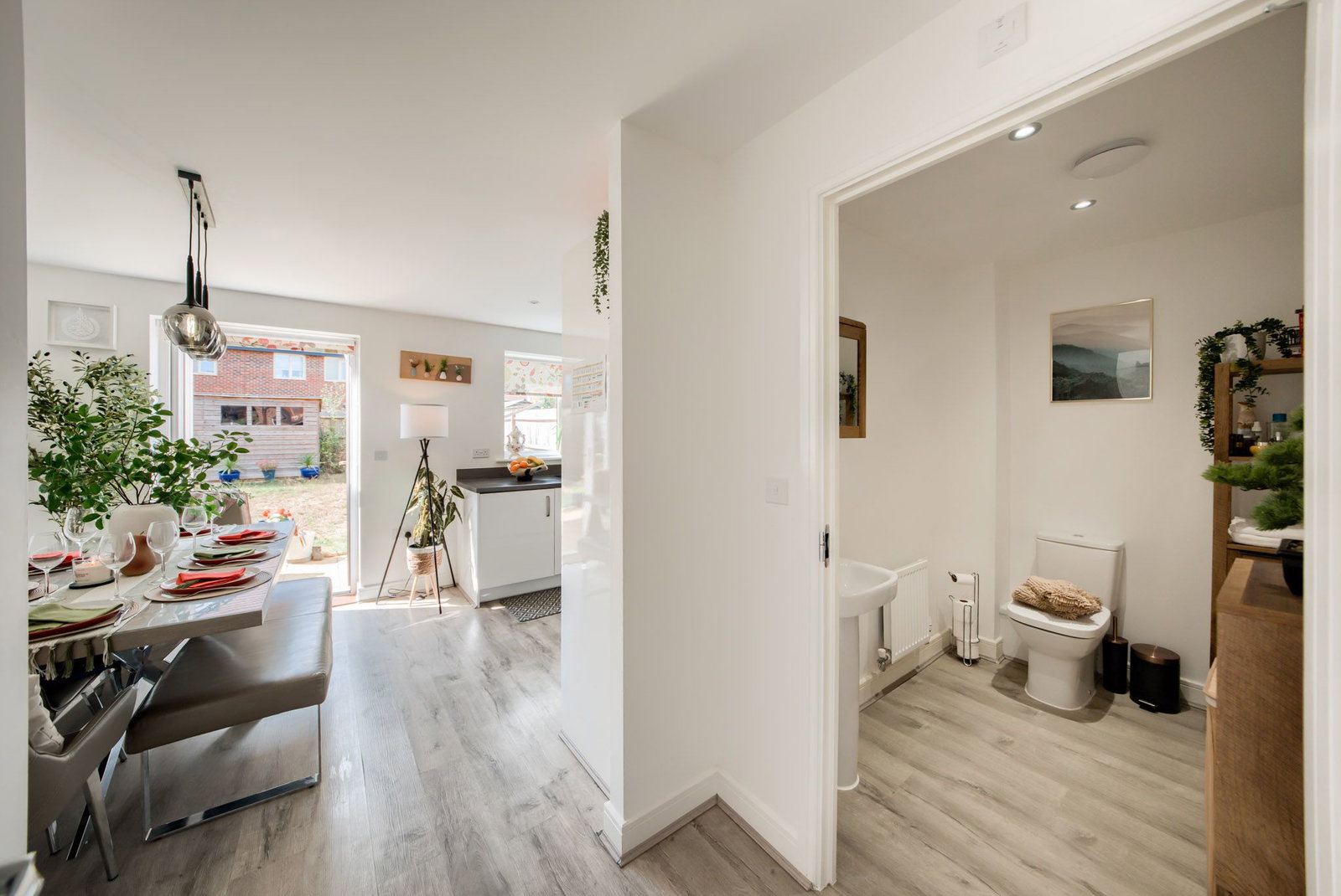 Semi Detached House for sale in Aylesbury, Lockheed Street, Weston Turville, Aylesbury, HP22 3BA, 1270 m²