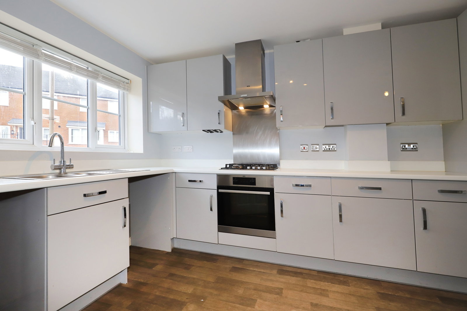 Semi Detached House for sale in Dudley, Bull Street, Dudley, DY1 2DD, 877 m²