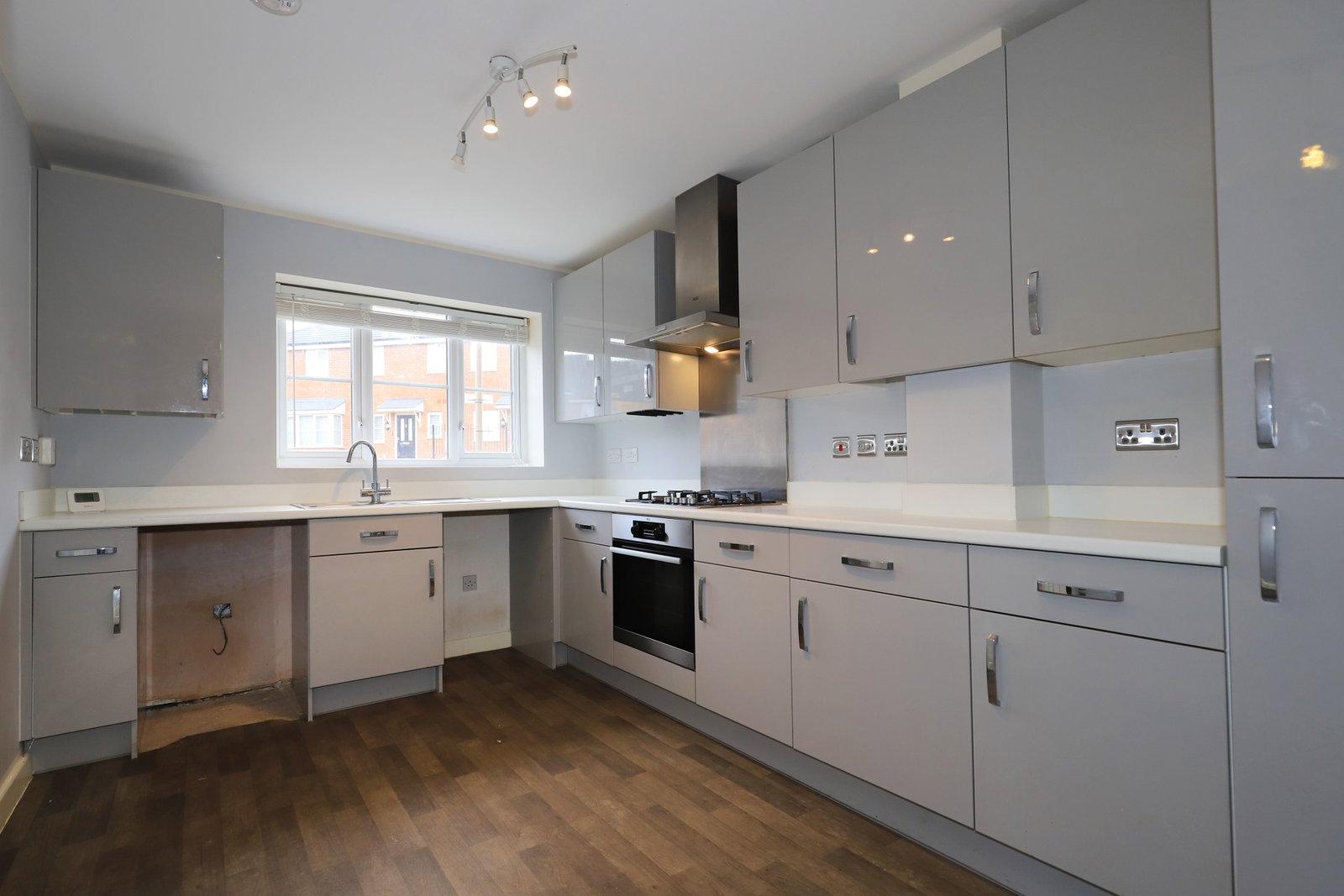 Semi Detached House for sale in Dudley, Bull Street, Dudley, DY1 2DD, 877 m²