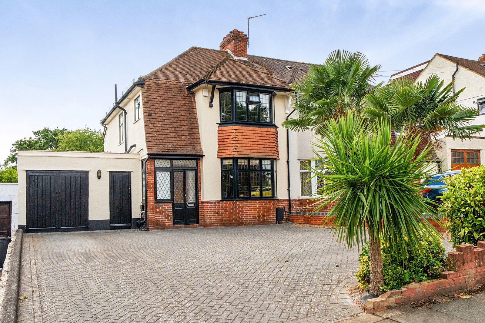 Semi Detached House for sale in Bromley, Mead Way, Bromley, BR2 9EN