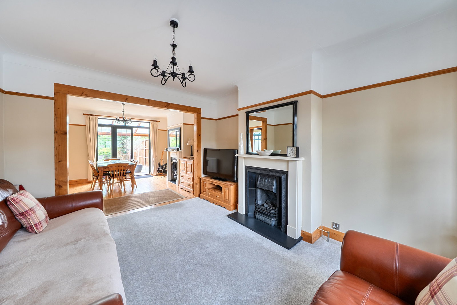 Semi Detached House for sale in Bromley, Mead Way, Bromley, BR2 9EN