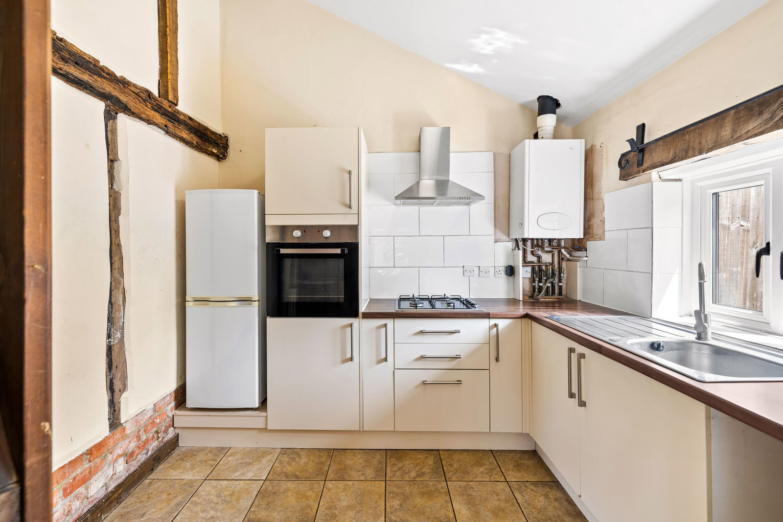 Semi Detached House in Lingfield 5