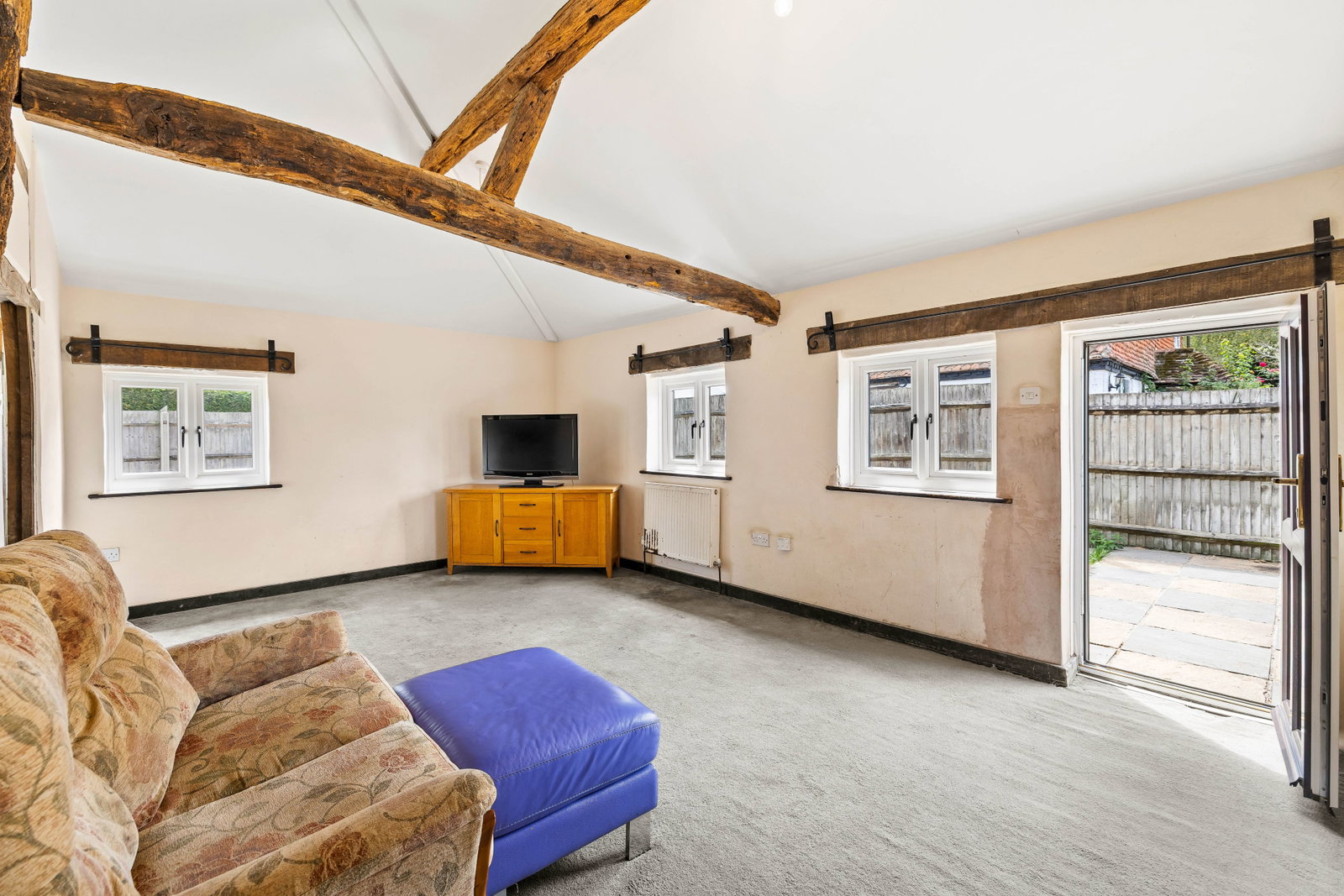 Semi Detached House in Lingfield 2