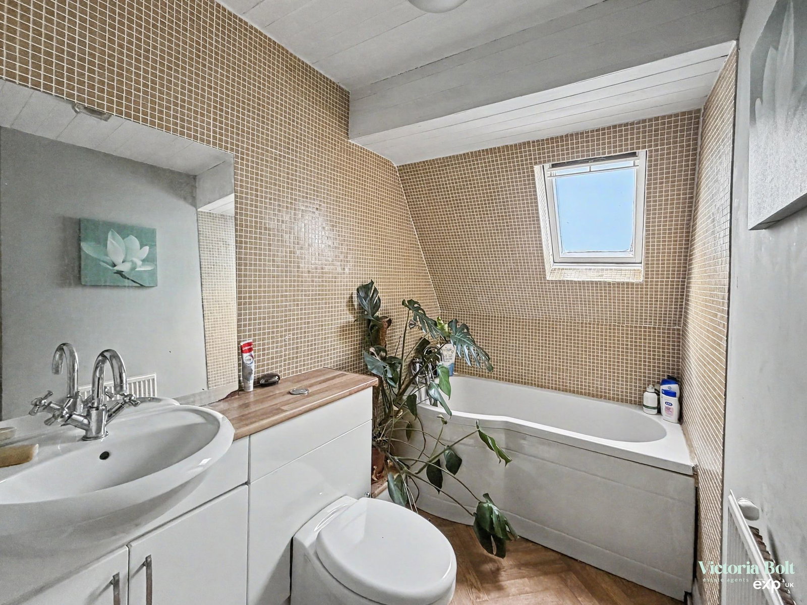 Terraced House for sale in Plymouth, Austin Crescent, Plymouth, 1239 m²