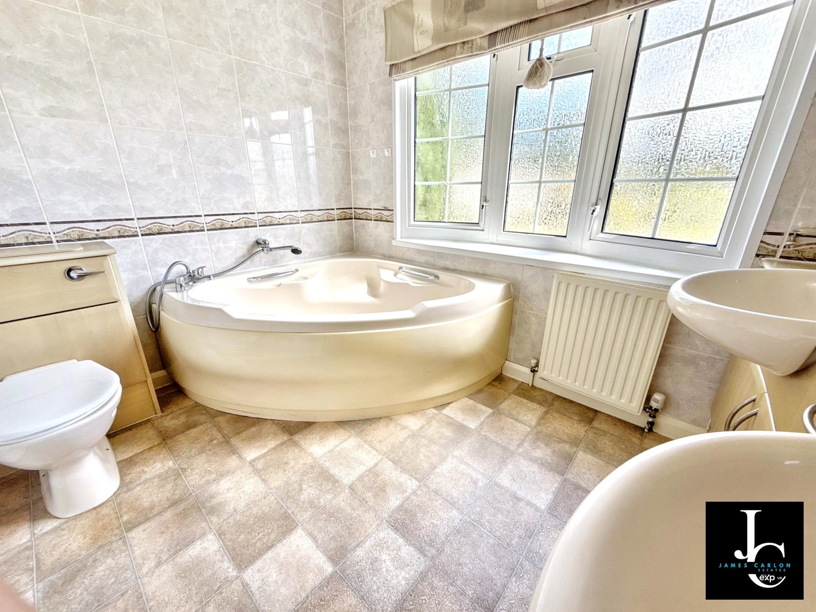 Park Home for sale in Telford, Tweedale Drive, Telford, Shropshire, TF7 4GA, 921 m²