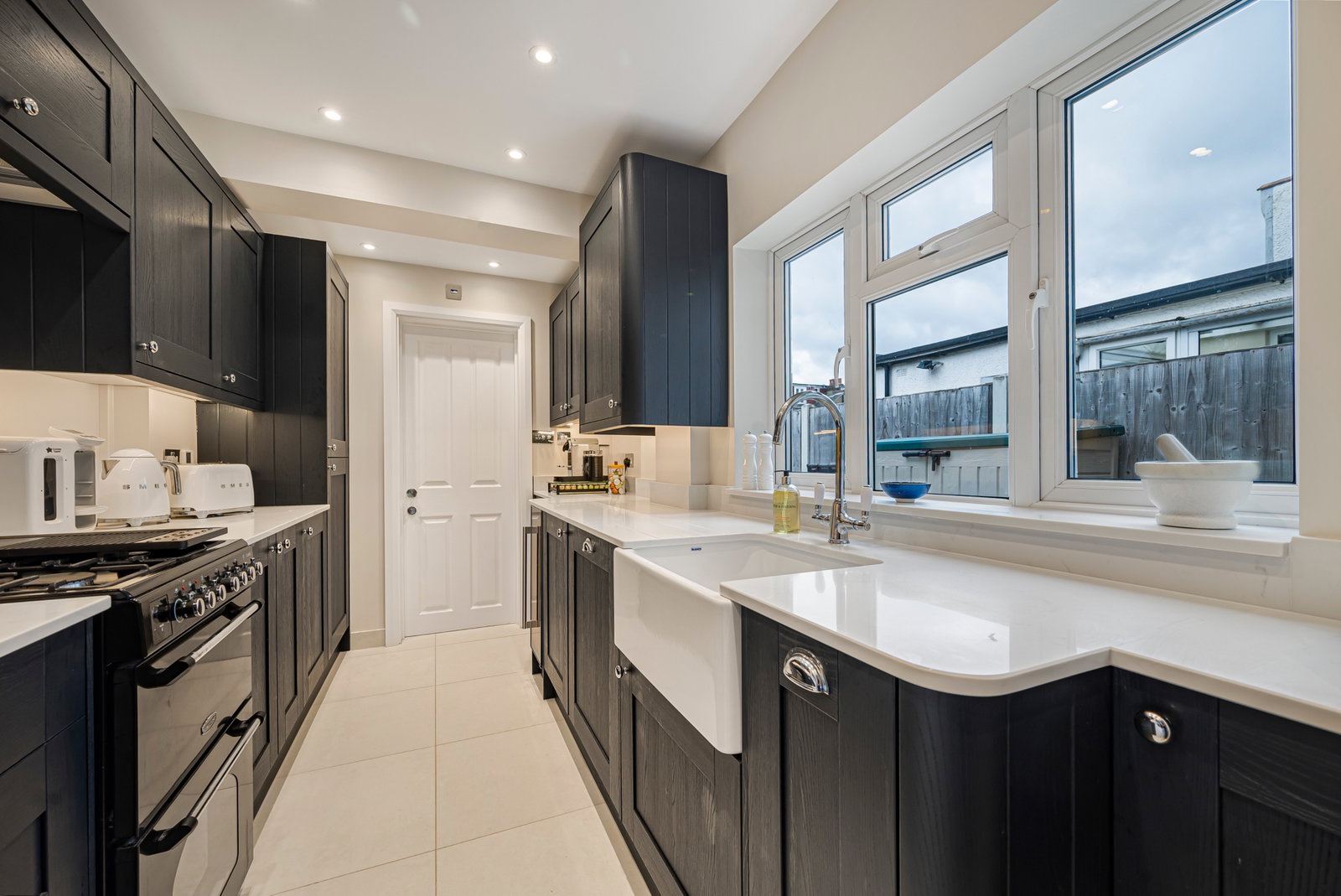 Terraced House for sale in Bromley, Herbert Road, Bromley, BR2, 678 m²