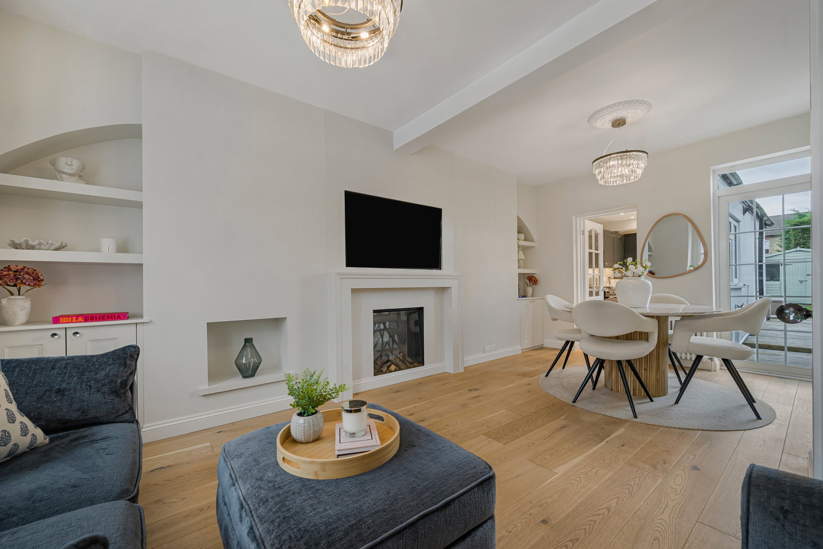 Terraced House for sale in Bromley, Herbert Road, Bromley, BR2, 678 m²