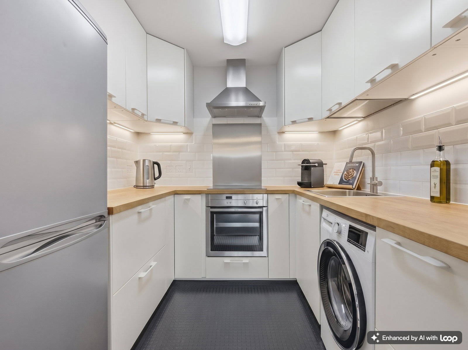 Flat for sale in London, Cam Road, London, E15 2SQ, 588 m²