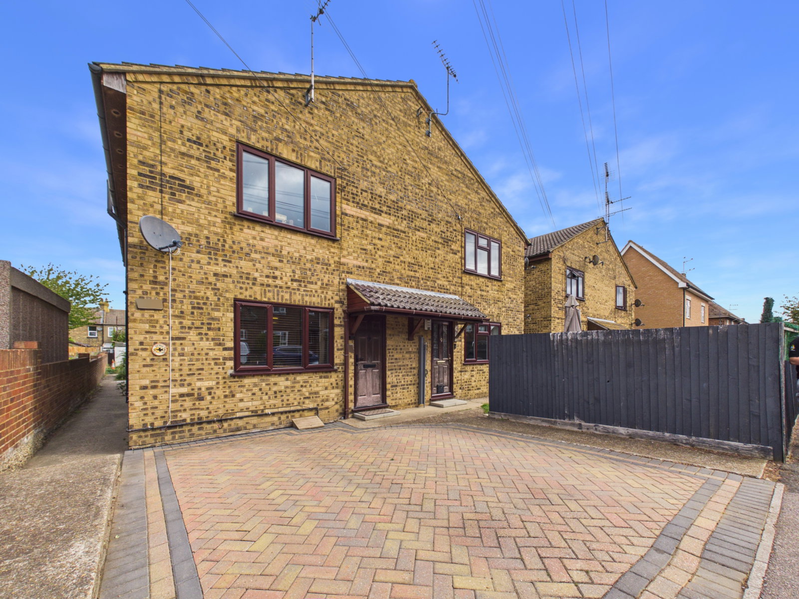 Maisonette for sale in Rochester, Rookery Crescent, Cliffe, Rochester, ME3 7RH, 478 m²
