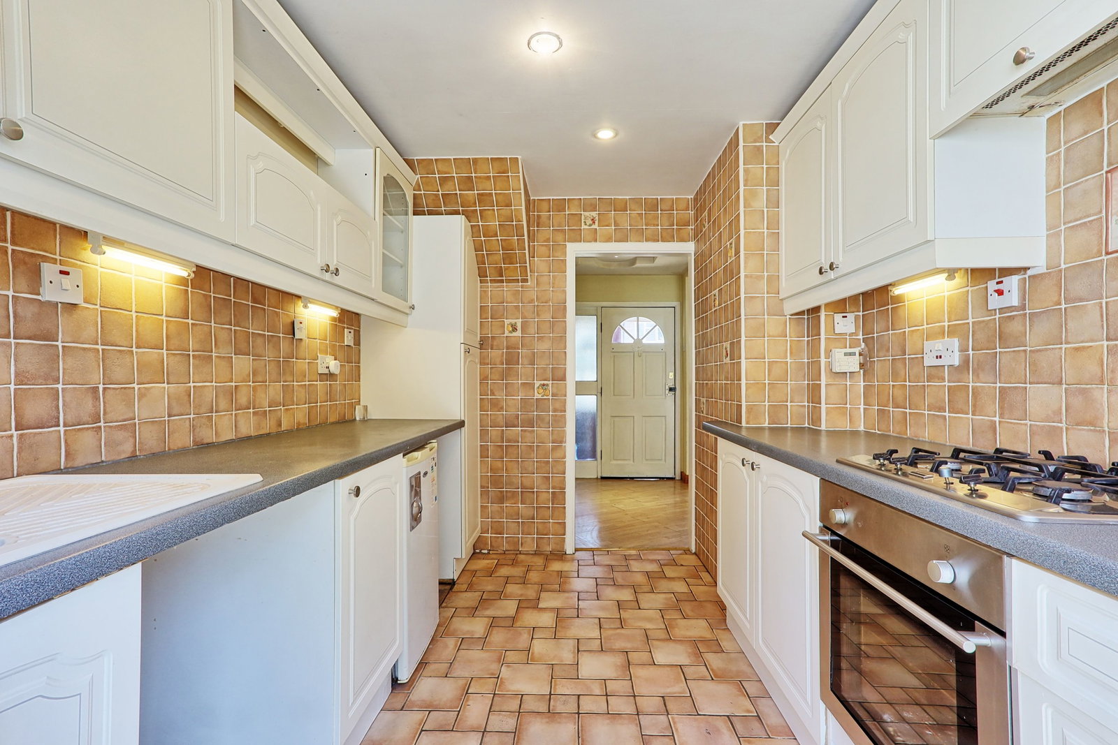 Terraced House for sale in Vange, Basildon, Collingwood Walk, Vange, Basildon, SS16, 754 m²