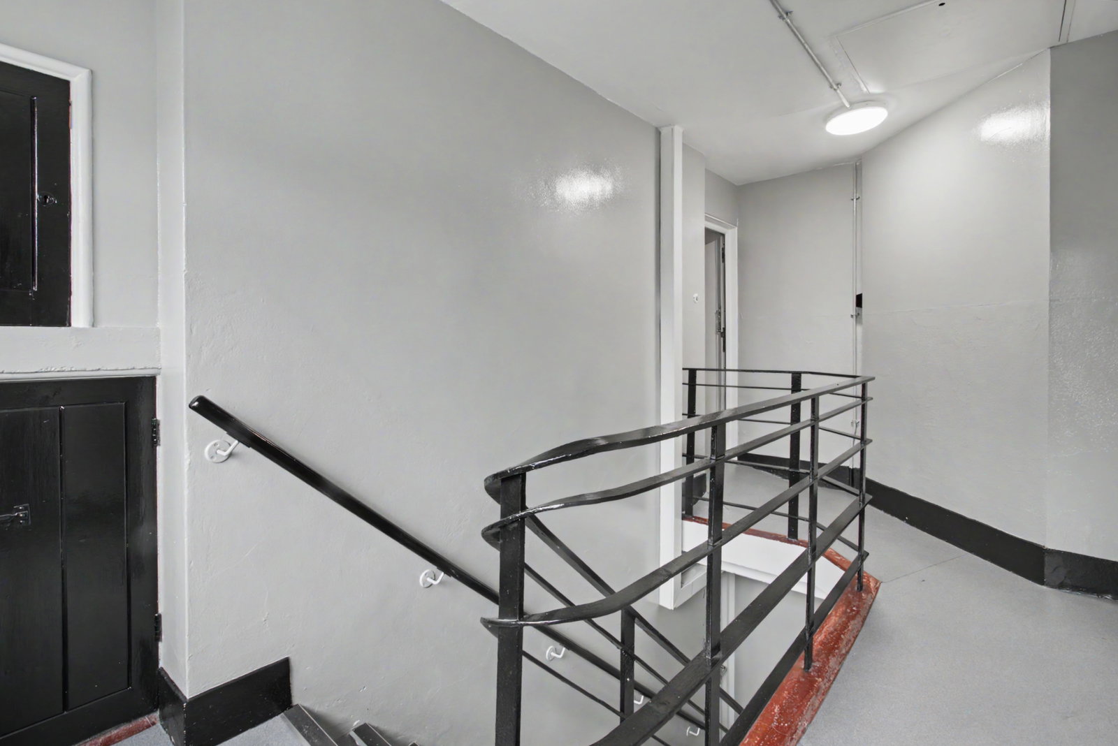 Flat for sale in Romford, Gooshays Gardens, Romford, RM3 8AF