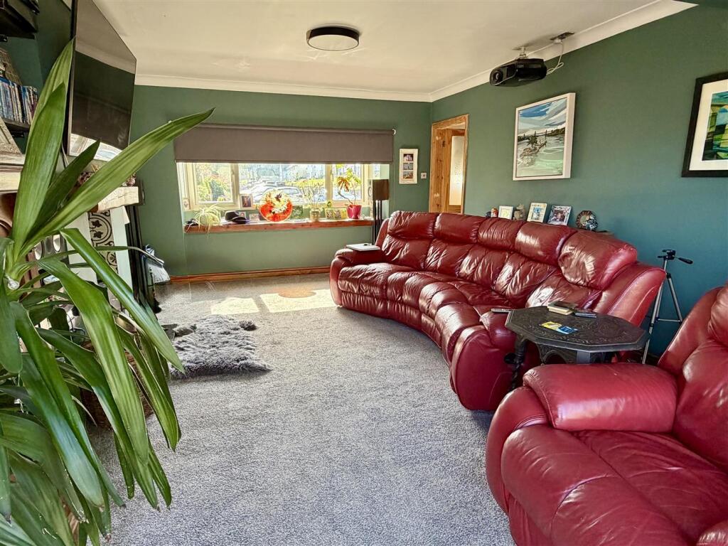 End Of Terrace House in Beaumaris 3