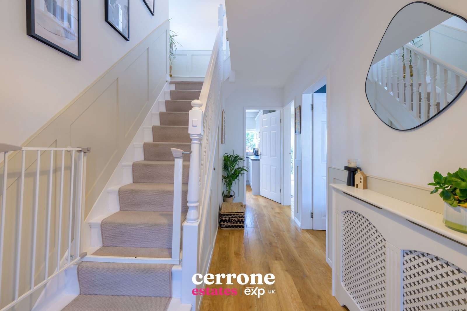 Semi Detached House for sale in Redditch, Malvern Road, Redditch, B97 5DR, 1100 m²