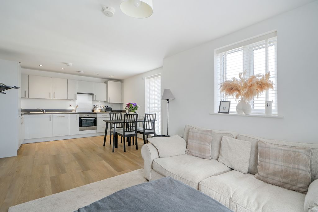 Apartment for sale in Rotherham, Askham Way, Waverley, Rotherham S60