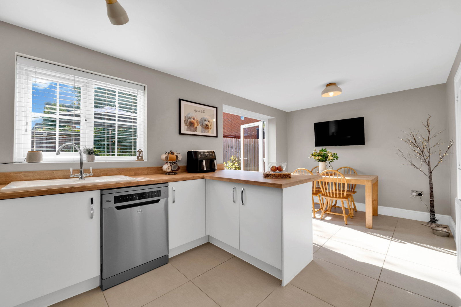 Detached House in Leicester 5