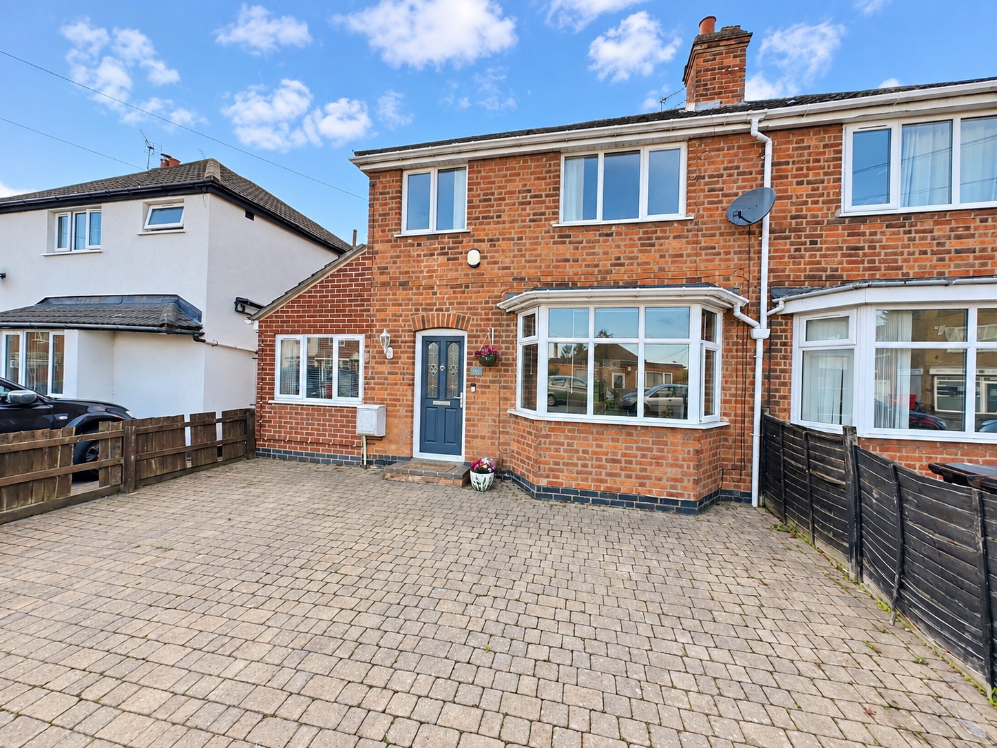 Semi Detached House for sale in Leicester, Wanlip Lane, Birstall, Leicester, LE4 4GF