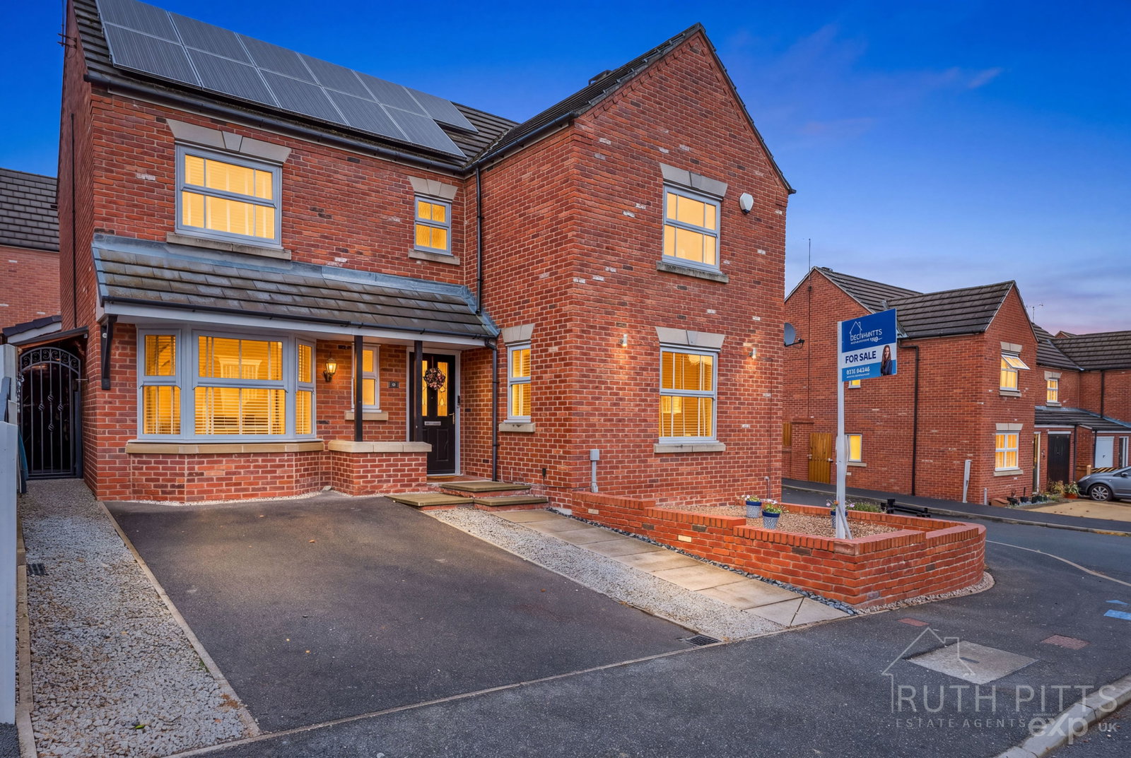 Detached House for sale in Pontefract, Longworth Road, Hemsworth, WF9