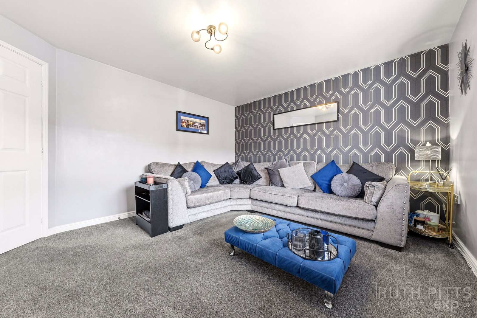 Detached House for sale in Pontefract, Longworth Road, Hemsworth, WF9