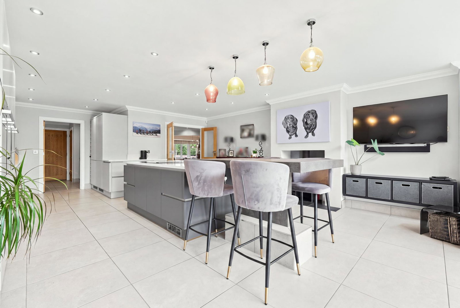 Detached House for sale in Basildon, High Road, Langdon Hills, Basildon, SS16, 3381 m²