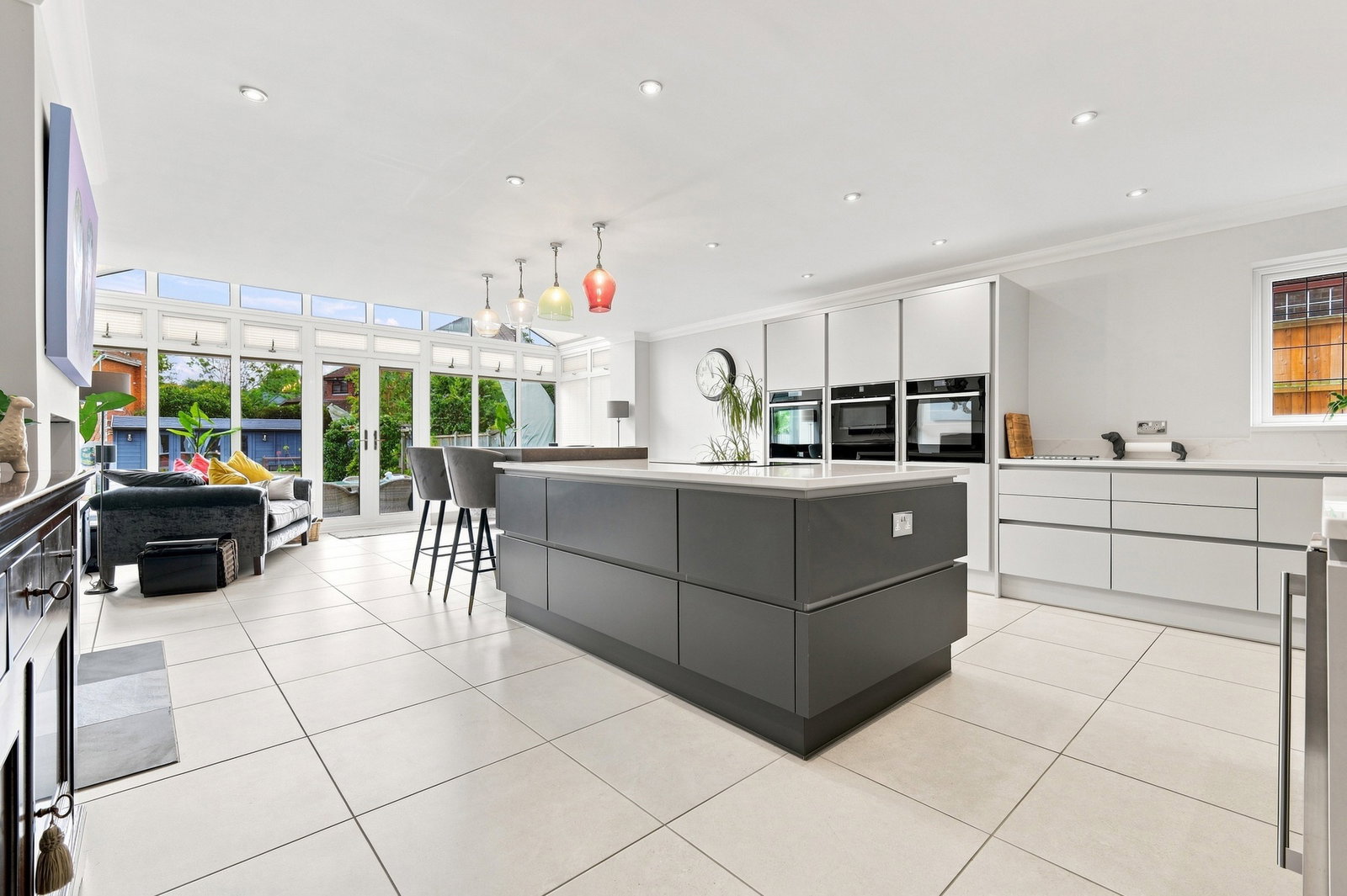Detached House for sale in Basildon, High Road, Langdon Hills, Basildon, SS16, 3381 m²