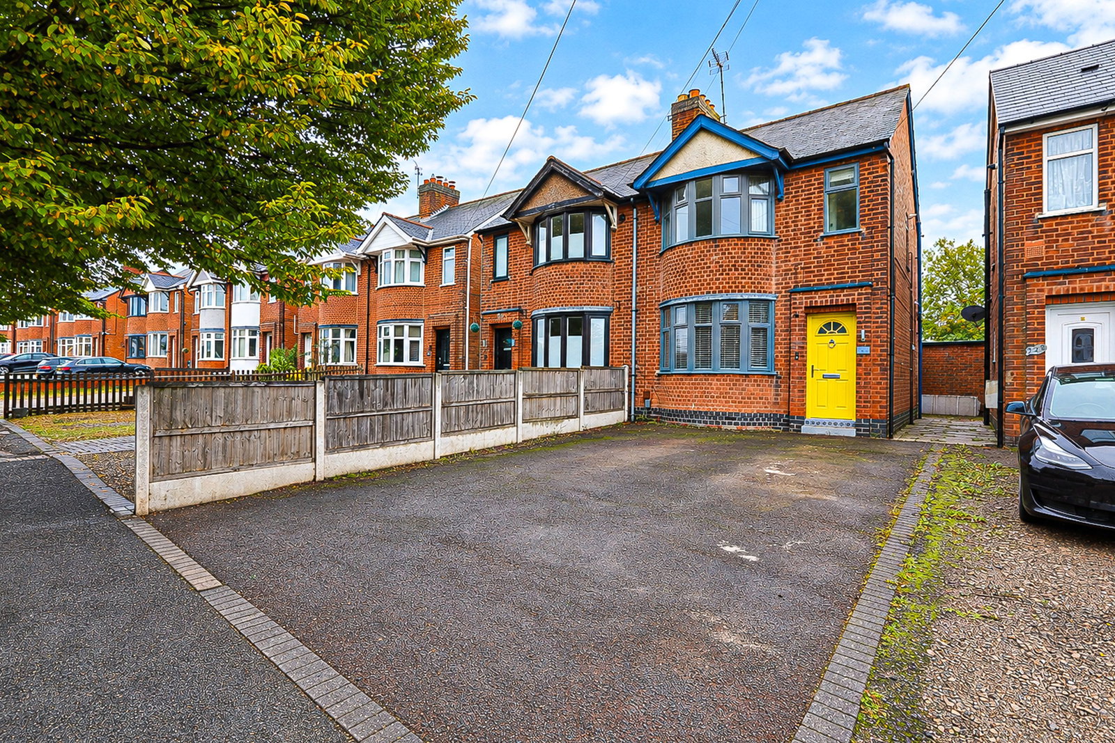 Semi Detached House for sale in Hinckley, Coventry Road, Hinckley, LE10 0NG, 924 m²