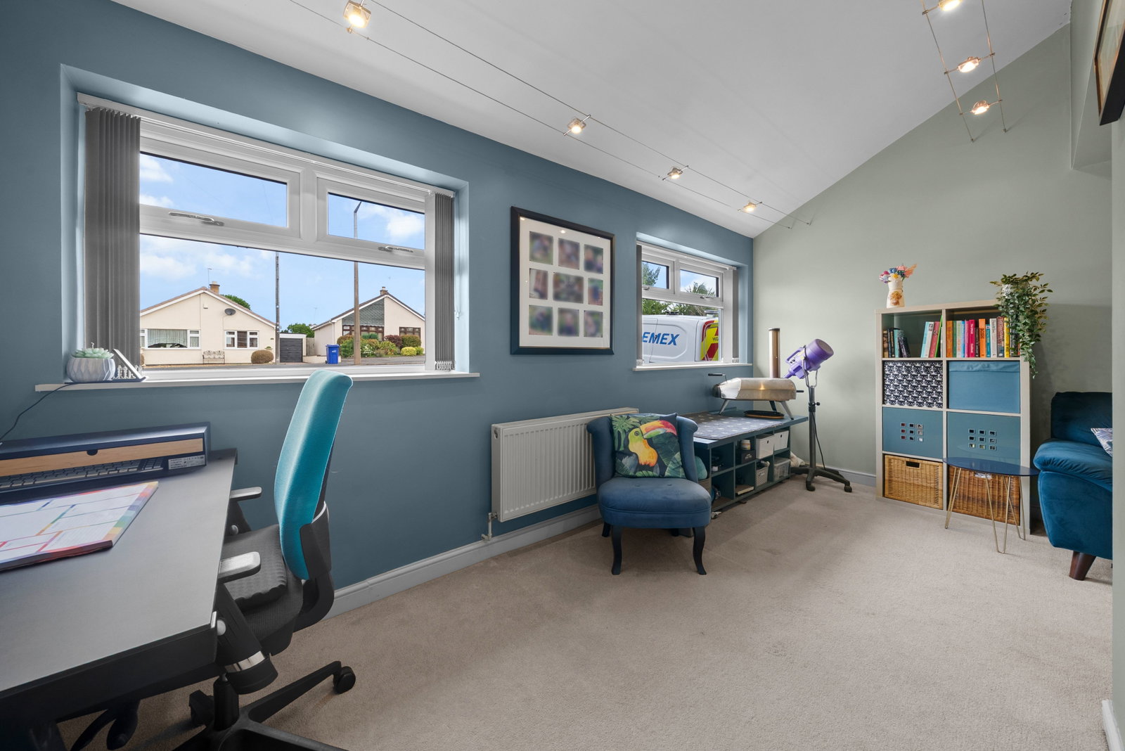Semi Detached House for sale in Stourbridge, Vicarage Road, Wollaston, Stourbridge, DY8 4NP, 1119 m²