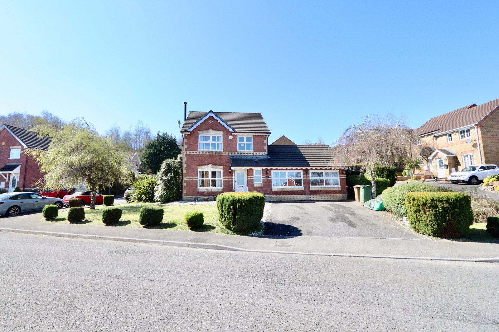 Detached House for sale in Blackwood, St. Andrews Drive, Pontllanfraith, NP12, 1216 m²