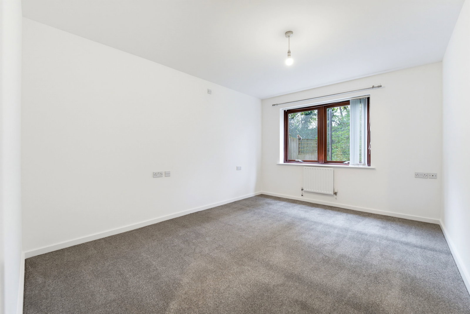 Apartment for sale in London, Gunnersbury Lane, London, W3 8HF