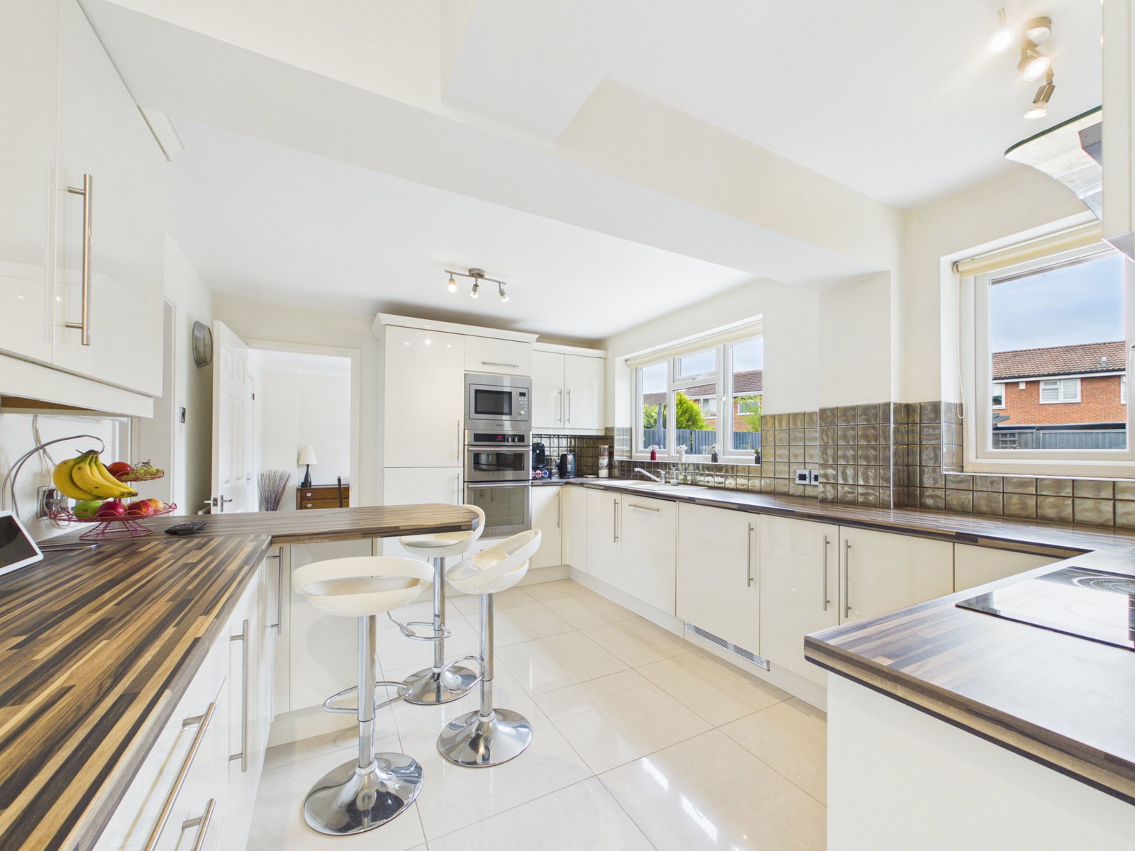 Detached House in Newport 2