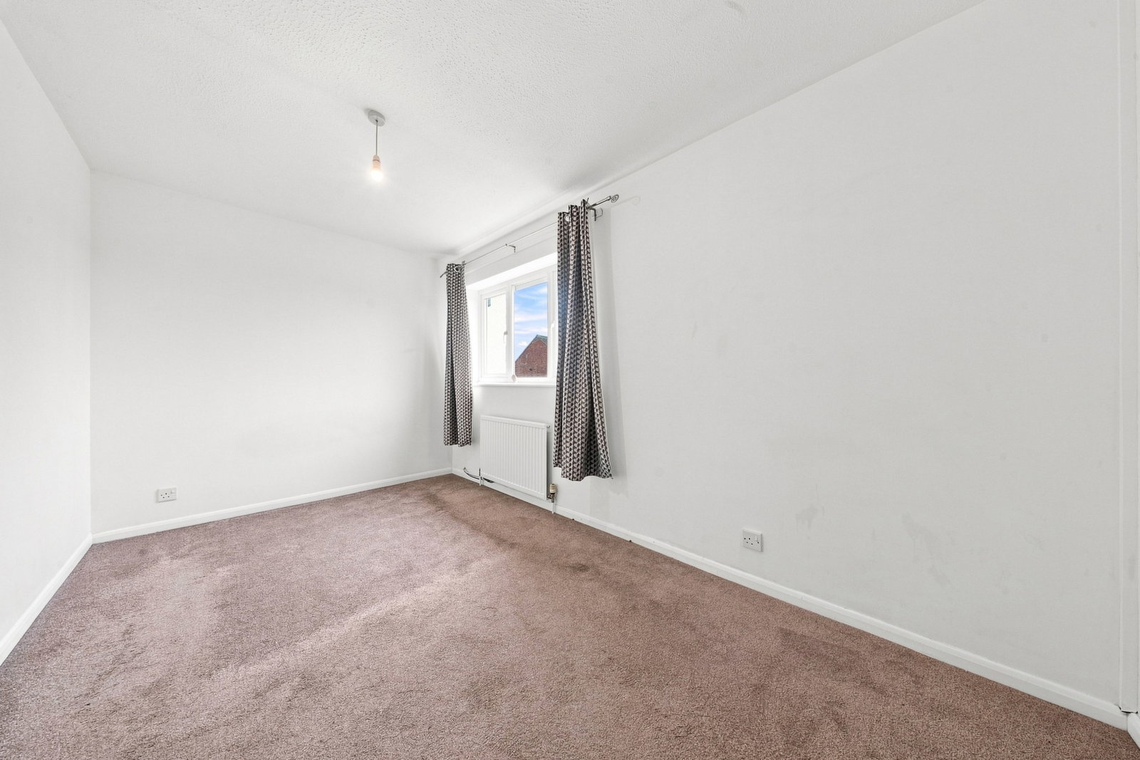 Terraced House for sale in St. Ives, Kent Close, St. Ives, PE27 3DH