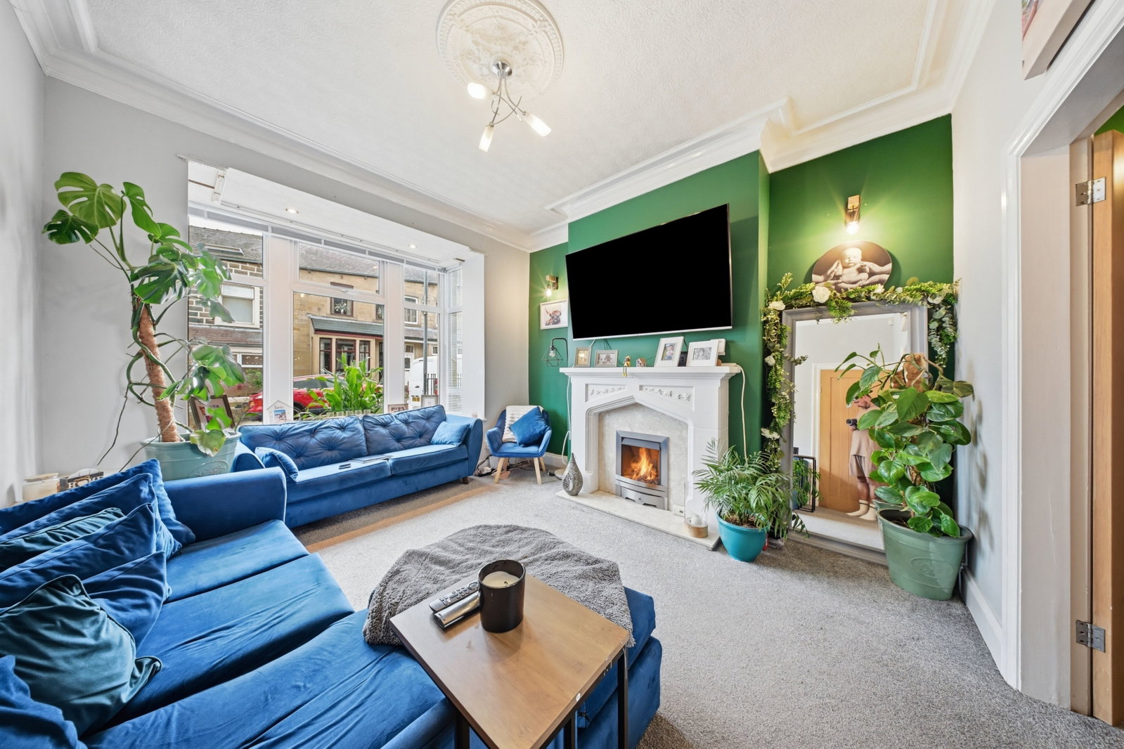 Terraced House for sale in Burnley, Hawthorne Road, Burnley, BB11 2JR, 1594 m²