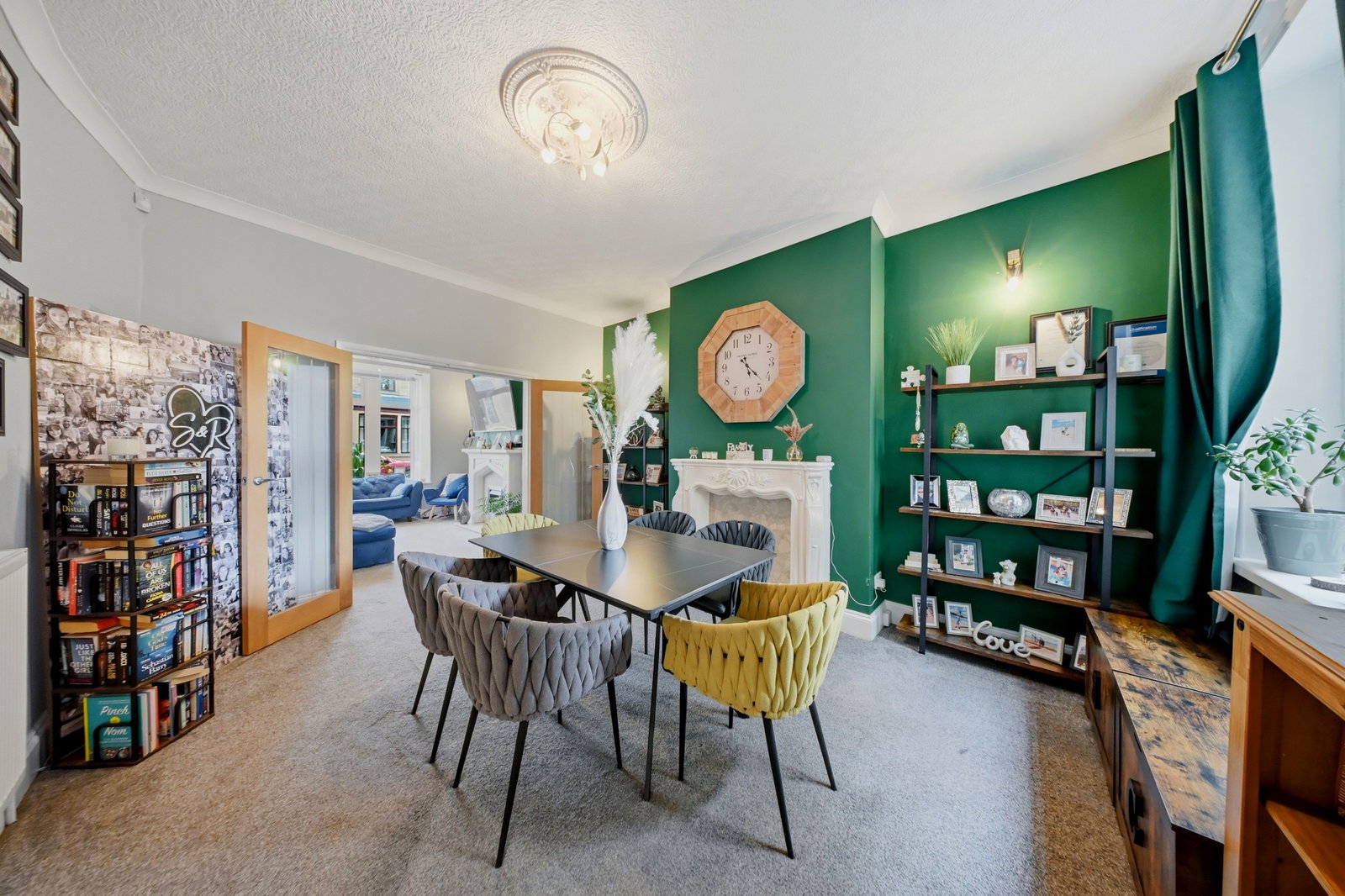 Terraced House for sale in Burnley, Hawthorne Road, Burnley, BB11 2JR, 1594 m²