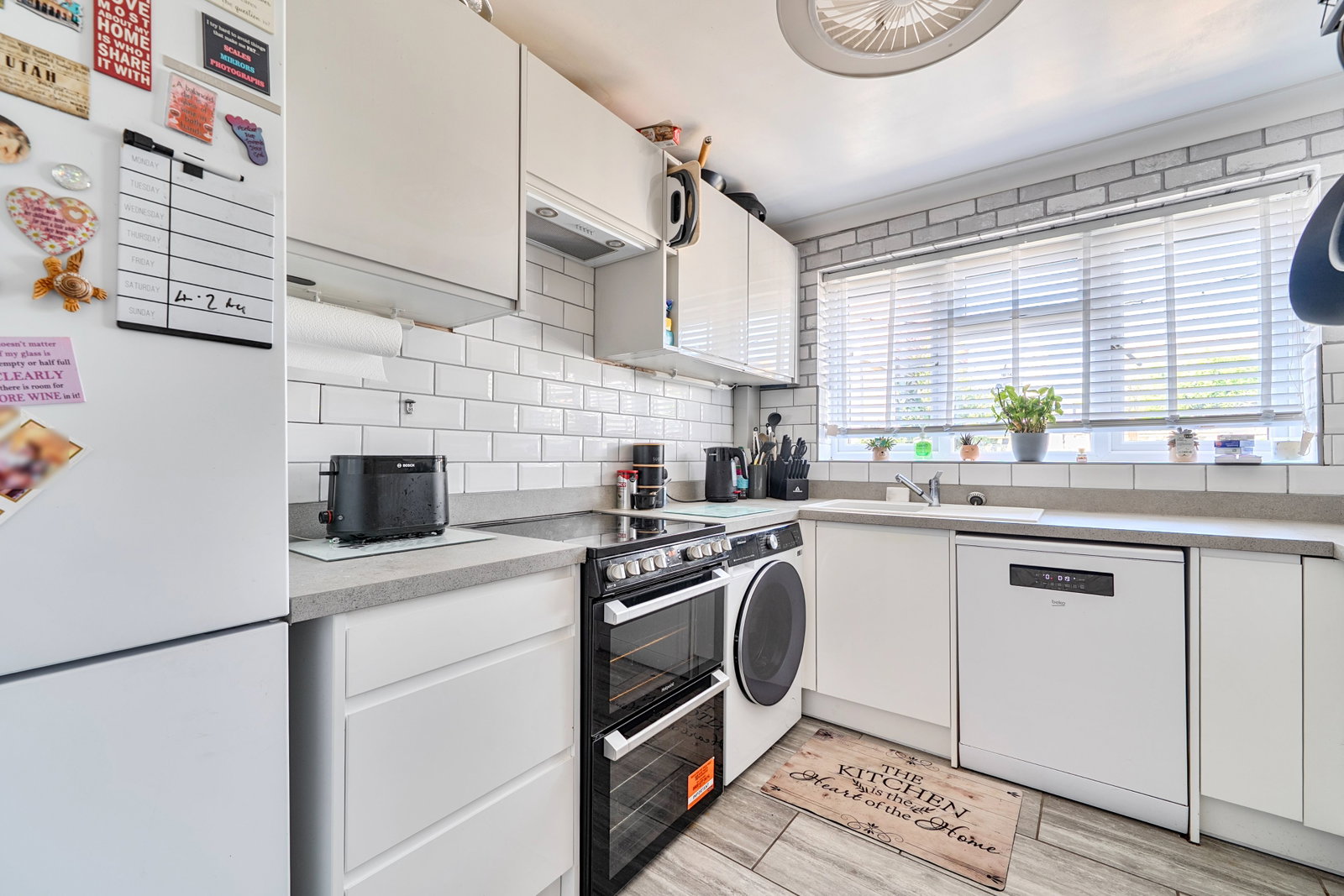Semi Detached Bungalow for sale in Margate, St Andrews Close, Margate, 686 m²