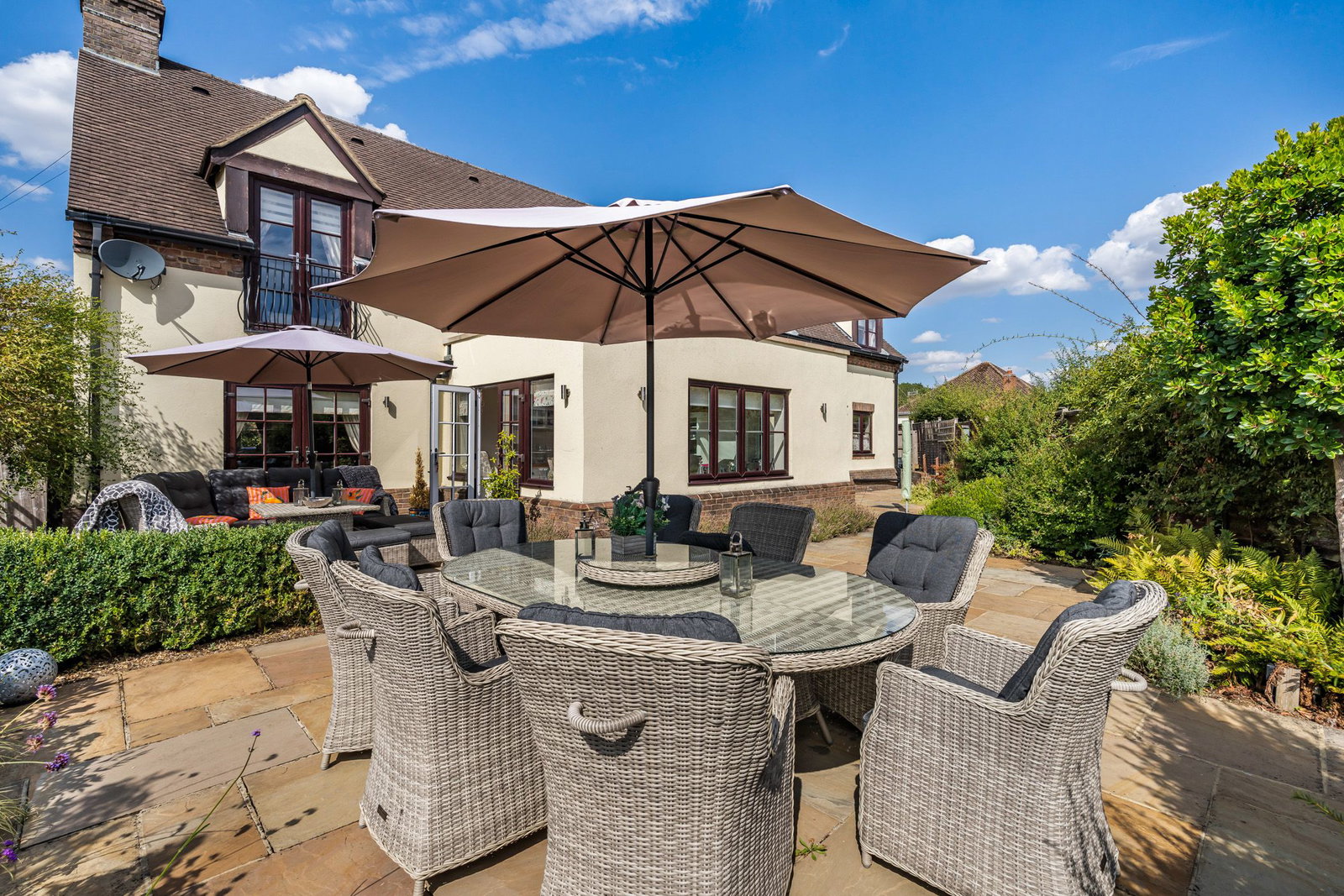 Detached House for sale in Cheltenham, Church Road, Leckhampton, Cheltenham, GL53, 2443 m²