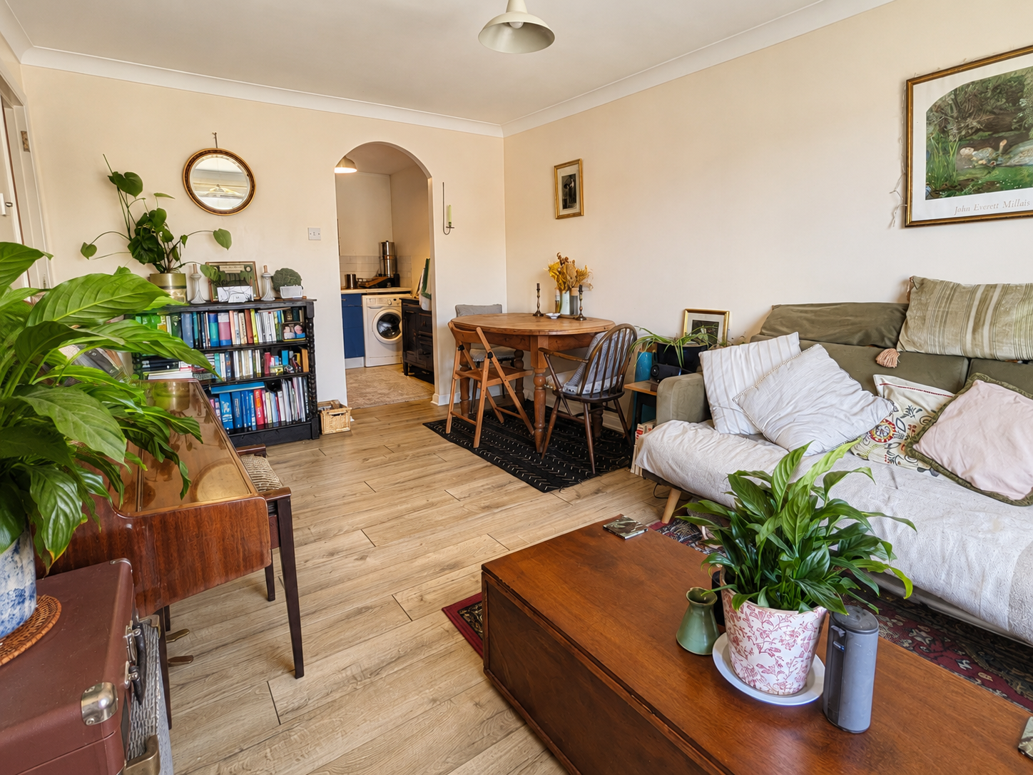Flat for sale in Seaford, Ringmer Road, Seaford, BN25 1AW, 517 m²