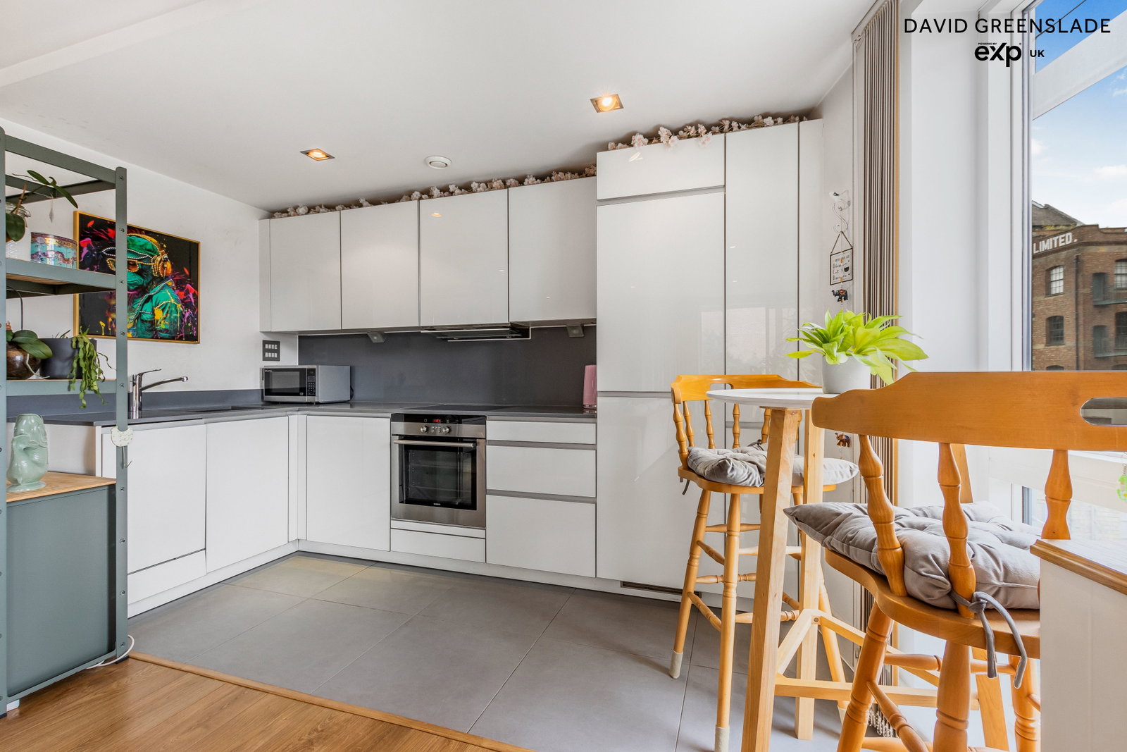 Apartment for sale in London, Caspian Wharf, E3 3AE