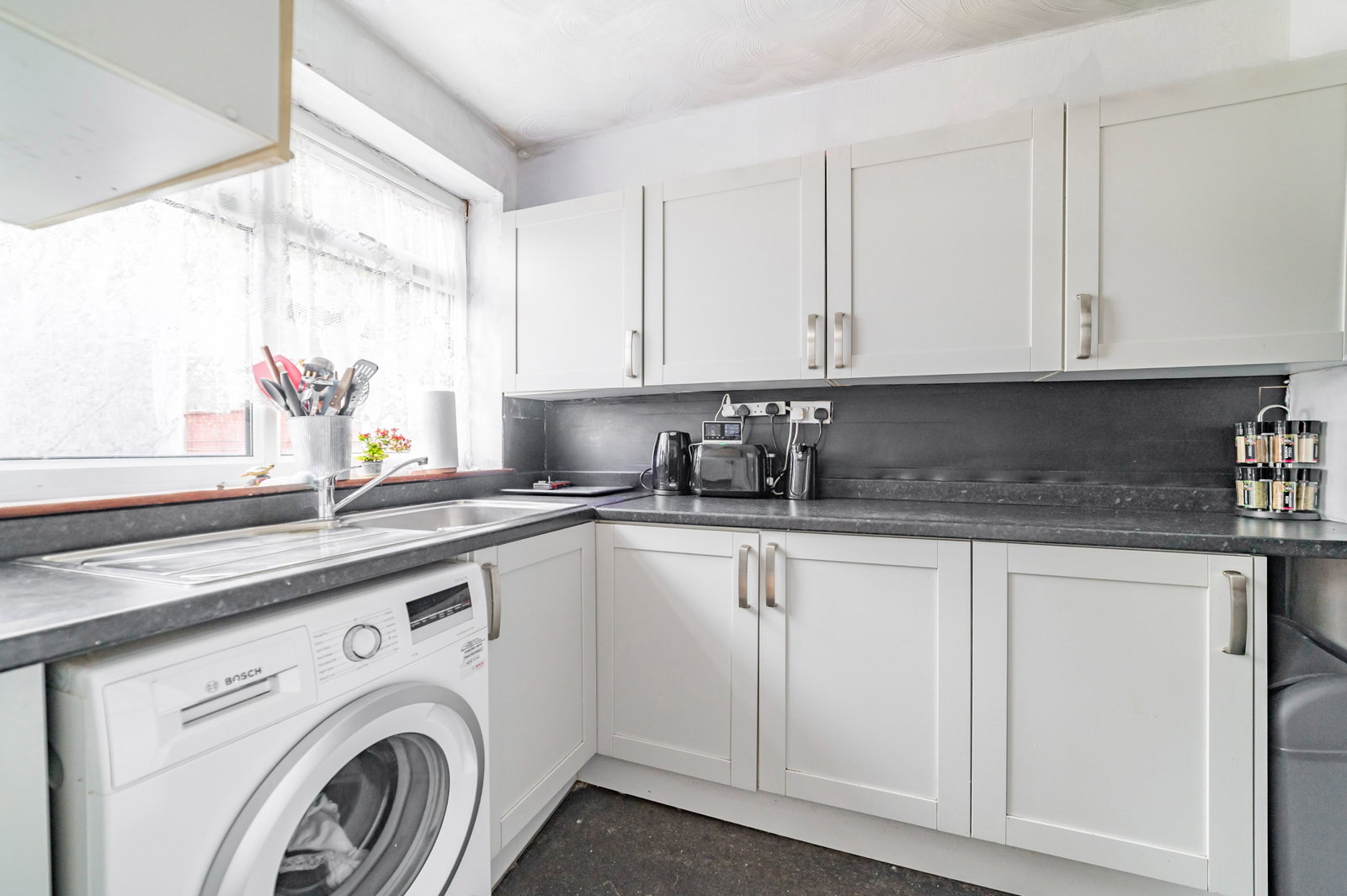 Semi Detached House for sale in Stockport, Dalkeith Road, South Reddish, Stockport, SK5, 743 m²