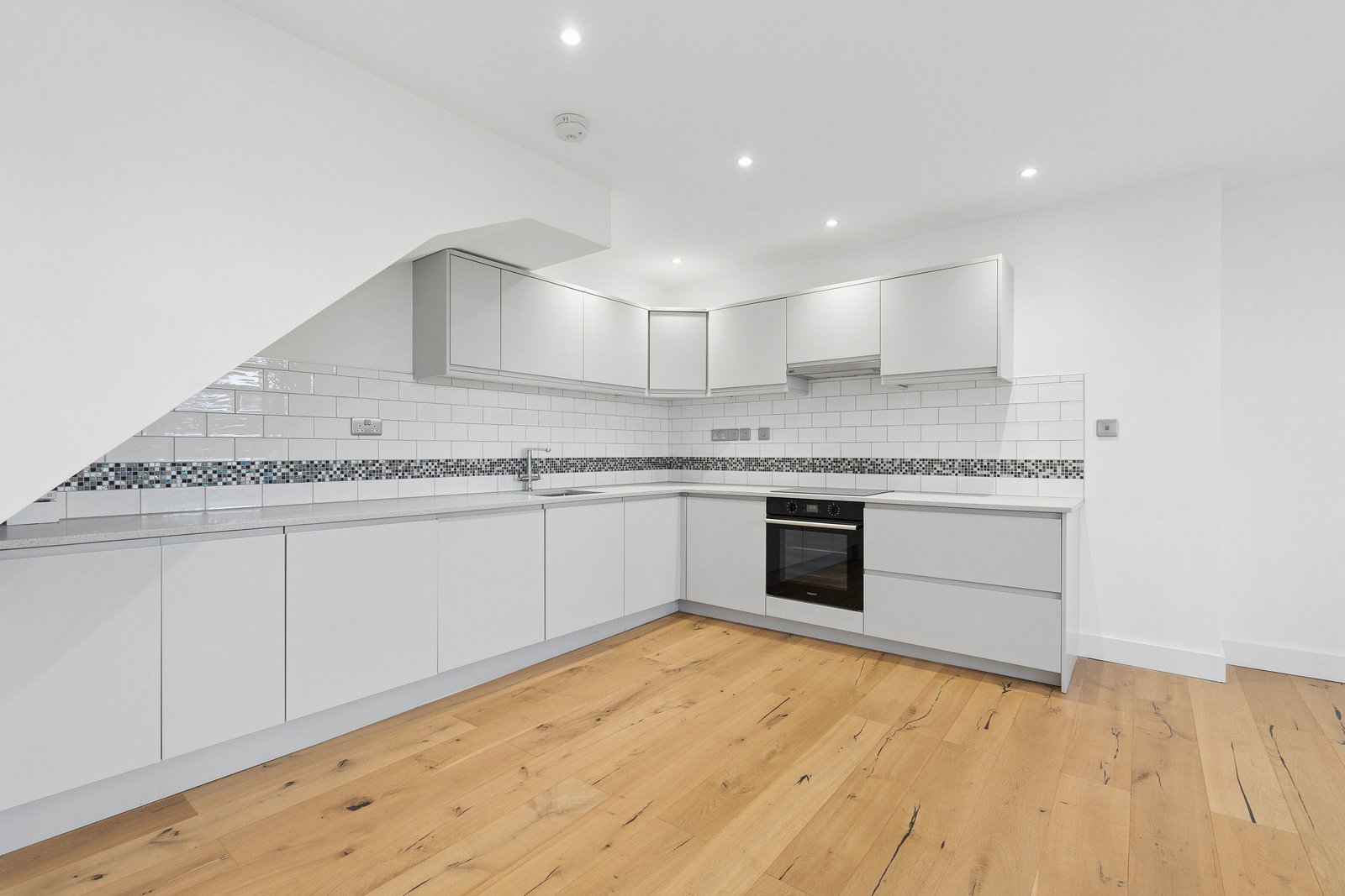 Flat for sale in London, Central Hill, London, SE19
