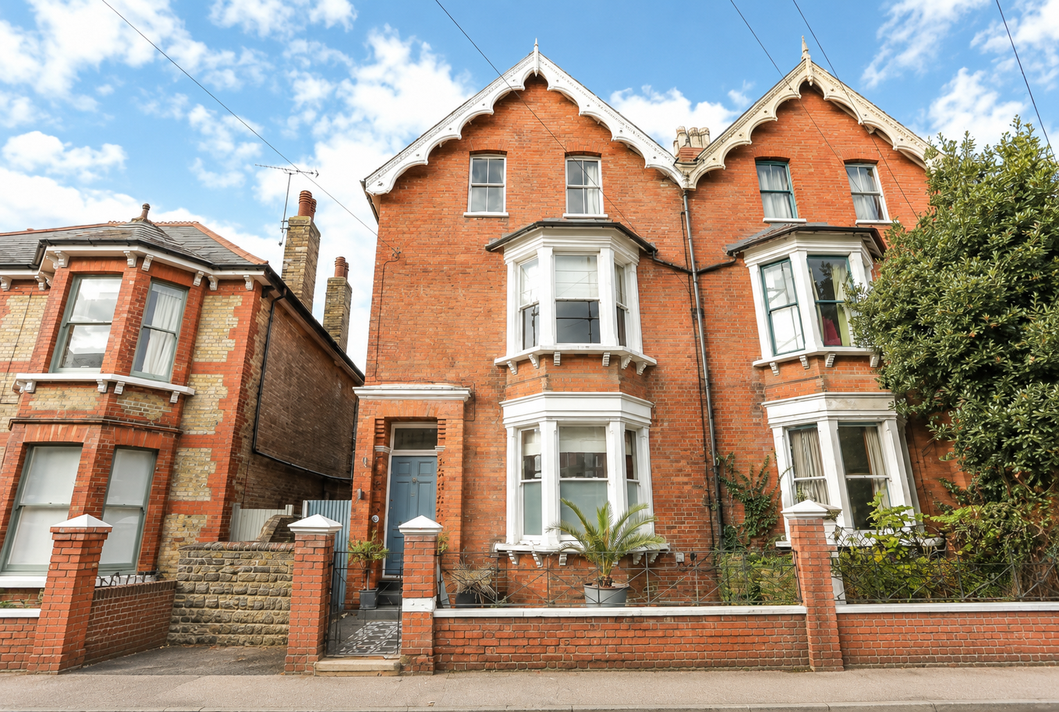 Semi Detached House for sale in Ramsgate, Grove Road, Ramsgate, CT11, 2508 m²