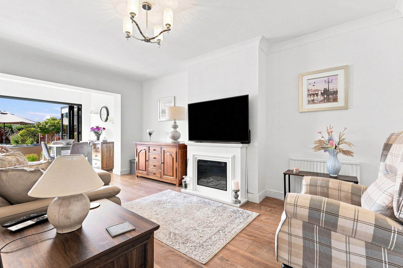 Semi Detached Bungalow in Billericay 5