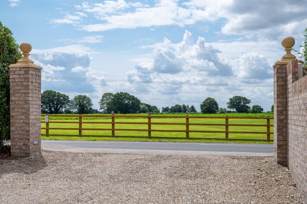 Detached House in York 4