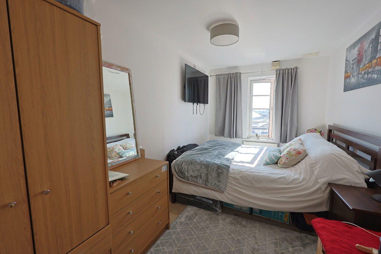 Flat for sale in Edgware, Station Road, Edgware, HA8 7JQ