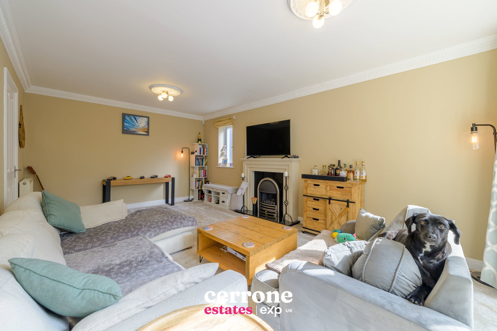 Detached House for sale in Redditch, The Folly, Headless Cross, Redditch, 1755 m²