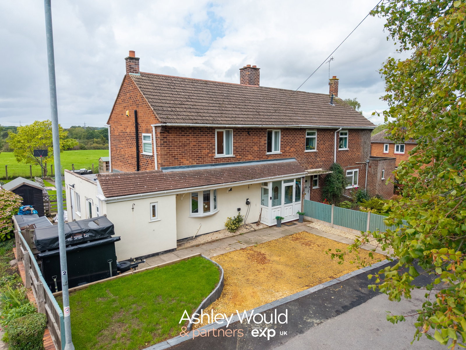 Semi Detached House for sale in Wolverhampton, Market Lane, Wolverhampton, WV4